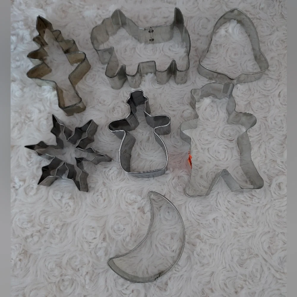 Vintage Aluminum Metal Cookie Cutters 7 in lot Baking Kitchen Holiday